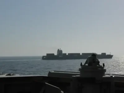 Blitz Usa nel Golfo: nave iraniana sequestrata, tensione alle stelle