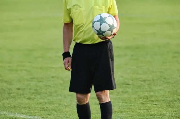 Caos arbitri, terremoto in Serie A: Rocchi si fa da parte, arriva Tommasi