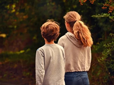 Fratelli o babysitter? Il confine che molte famiglie stanno superando