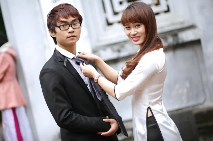 Giappone, pagati per usare Tinder: crisi nascite è emergenza nazionale