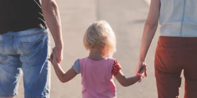 Bambini sempre più soli: la nuova emergenza sociale in Italia