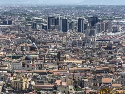 Statuetta dal balcone e tragedia a Napoli: la colpa è dei genitori