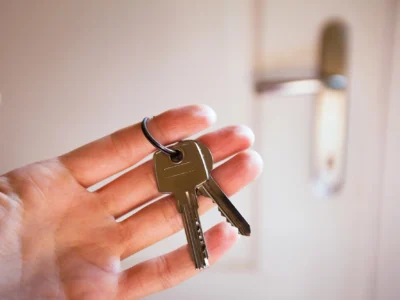 Casa impossibile in Europa: stipendi divorati dagli affitti