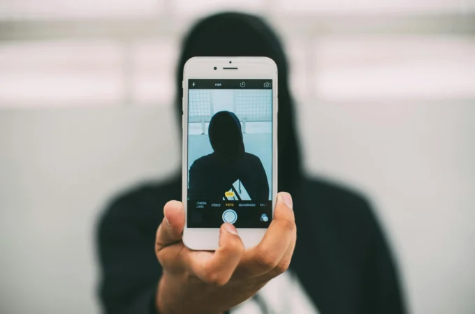 Deepfake sessuali vietati in Europa: cosa cambia da quest’anno