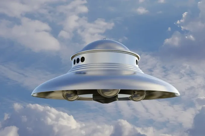 Il Pentagono diffonde online decine di filmati segreti sugli UFO
