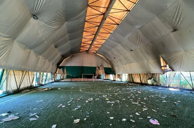 L’ex campo di tennis di Porto di Mare a Milano diventa tana del degrado