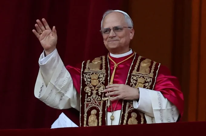 “Sono il Papa”: la banca non ci crede e gli chiude il telefono in faccia