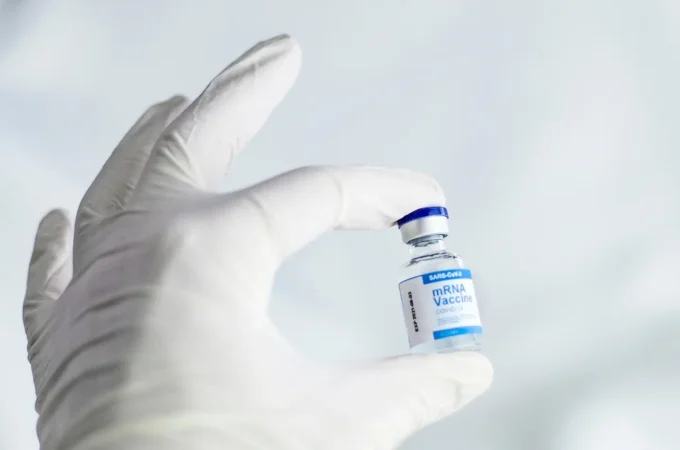 Vaccino Covid e mielite: i giudici confermano il nesso causale