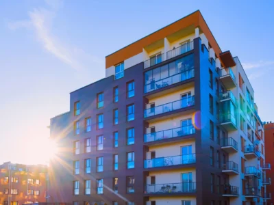 Infiltrazioni in casa: il condominio paga anche se le tubazioni non sono sue