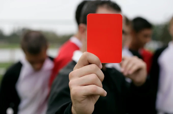 L’arbitro Omar Artan fuori dai Mondiali 2026: espulso perché viene dalla Somalia
