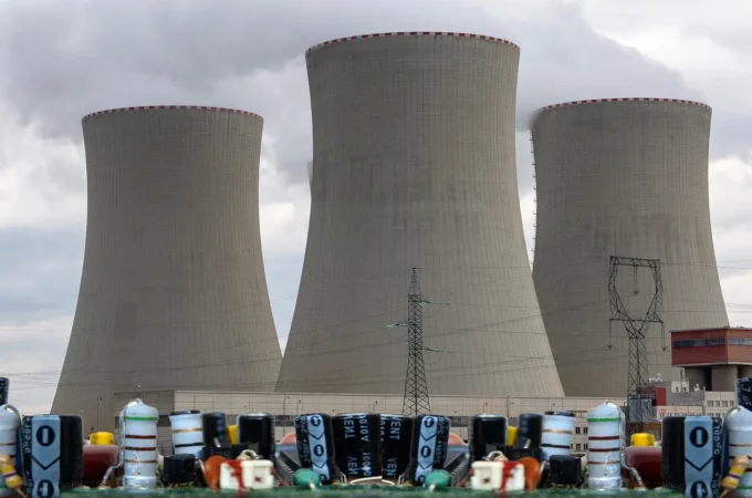 Prima via libera della Camera al nucleare: ma non esistono ancora i “reattori puliti”