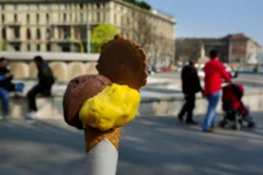 Turista paga 44 euro per due gelati a Roma: danno all’immagine per la città