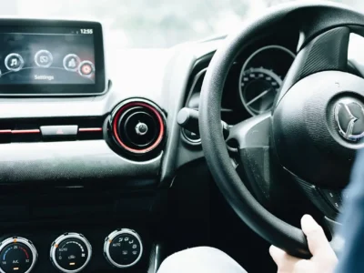 Auto più intelligenti, ma anche più invasive: dal 7 luglio obbligo di videocamere
