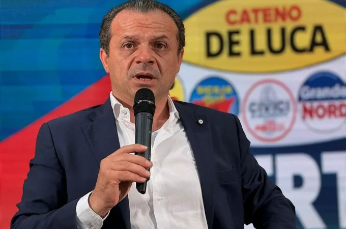 Cassazione annulla condanna a Cateno De Luca: non diffamò i magistrati