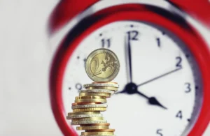 Gli stipendi pubblici e privati sono “al palo” da 30 anni