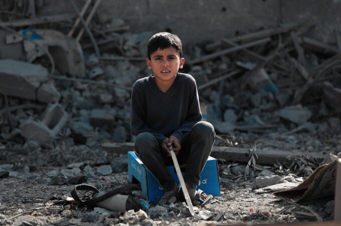I cecchini nella Striscia di Gaza che sparano sui bambini