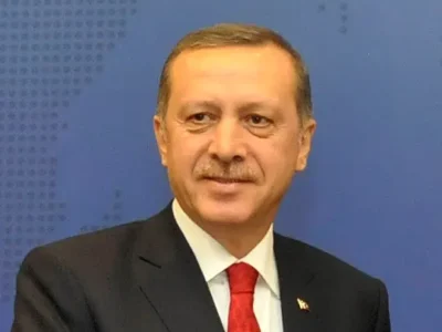 Il revolver “regalo” di Erdogan e le polemiche che ne sono derivate