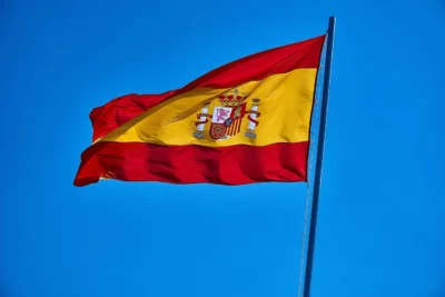 La Spagna corre, l’Italia si ferma: cosa c’è dietro il divario economico