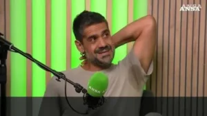 Mannarino critica De Gregori e Vasco Rossi sul ruolo politico degli artisti