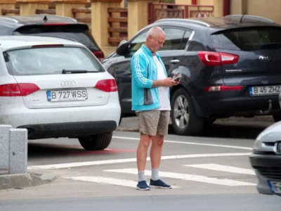 In arrivo la multa ai pedoni col cellulare: cosa sta per cambiare