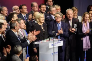 Presidenziali Francia 2027, Marine Le Pen parte favorita