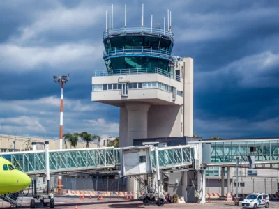 Cosa c’è dietro le continue chiusure dell’aeroporto di Catania?
