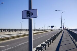 Il verbale da solo non prova la validità della multa dall’autovelox